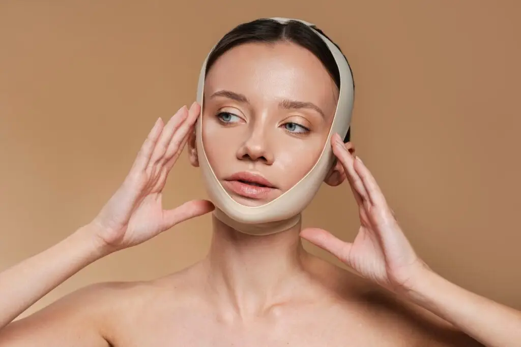 Mini Lifting du visage | Rajeunissement moins invasif