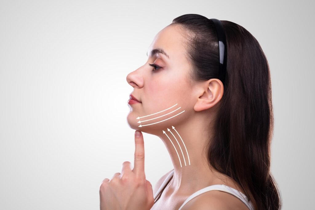 Implants du menton en Turquie pour améliorer le profil facial à Cayra Clinics