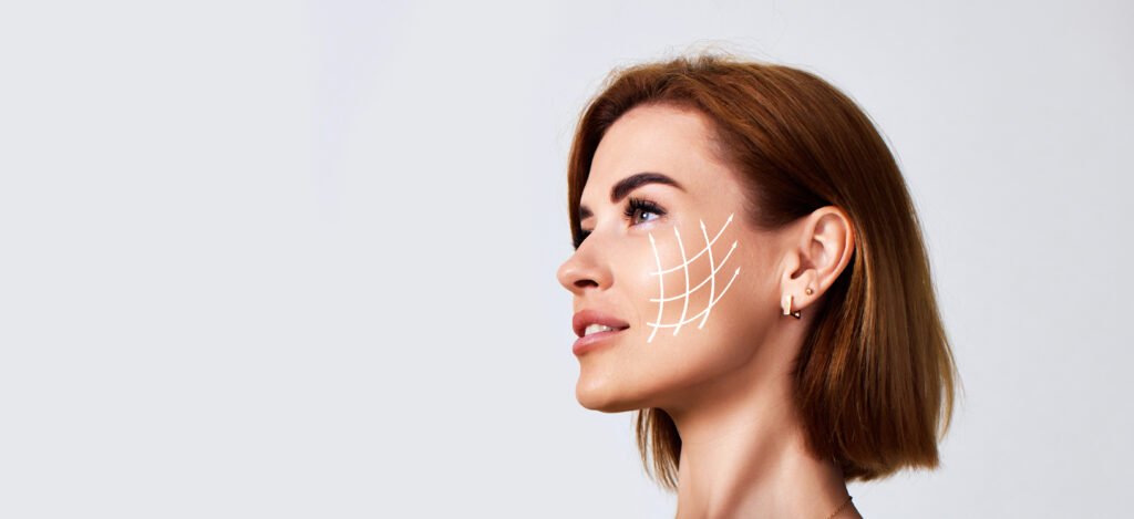 Lifting facial endoscopique pour un rajeunissement naturel à Cayra Clinics