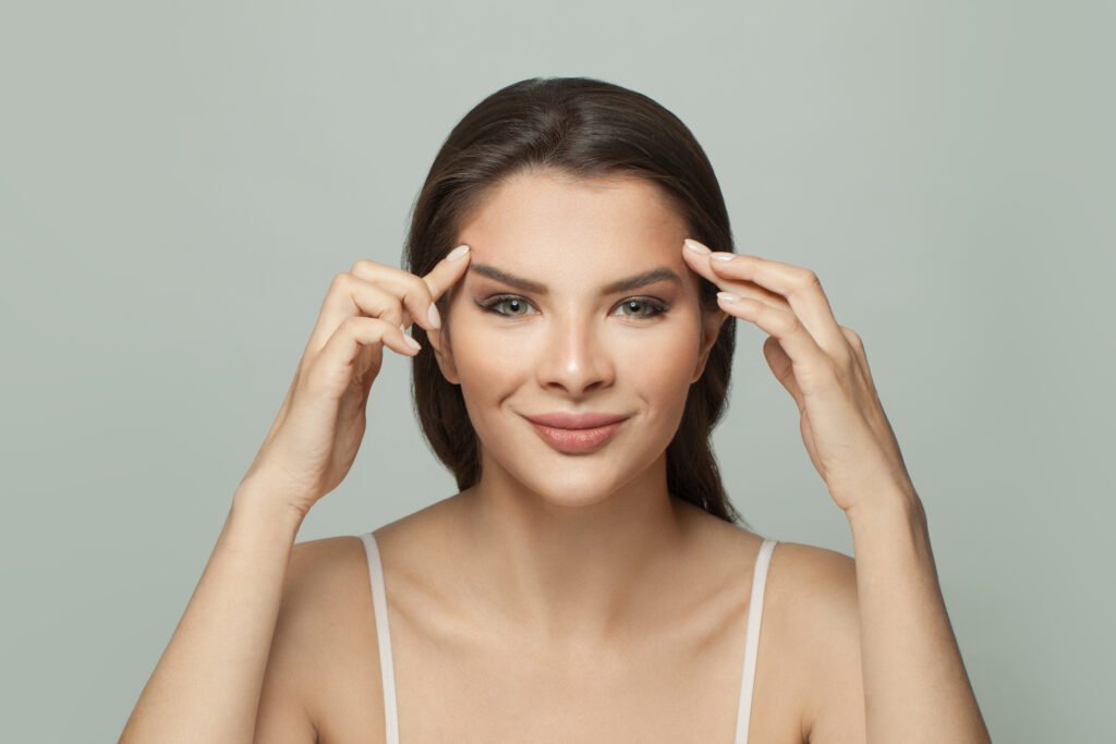 Lifting temporal et des sourcils Fox Eyes pour rehausser le regard